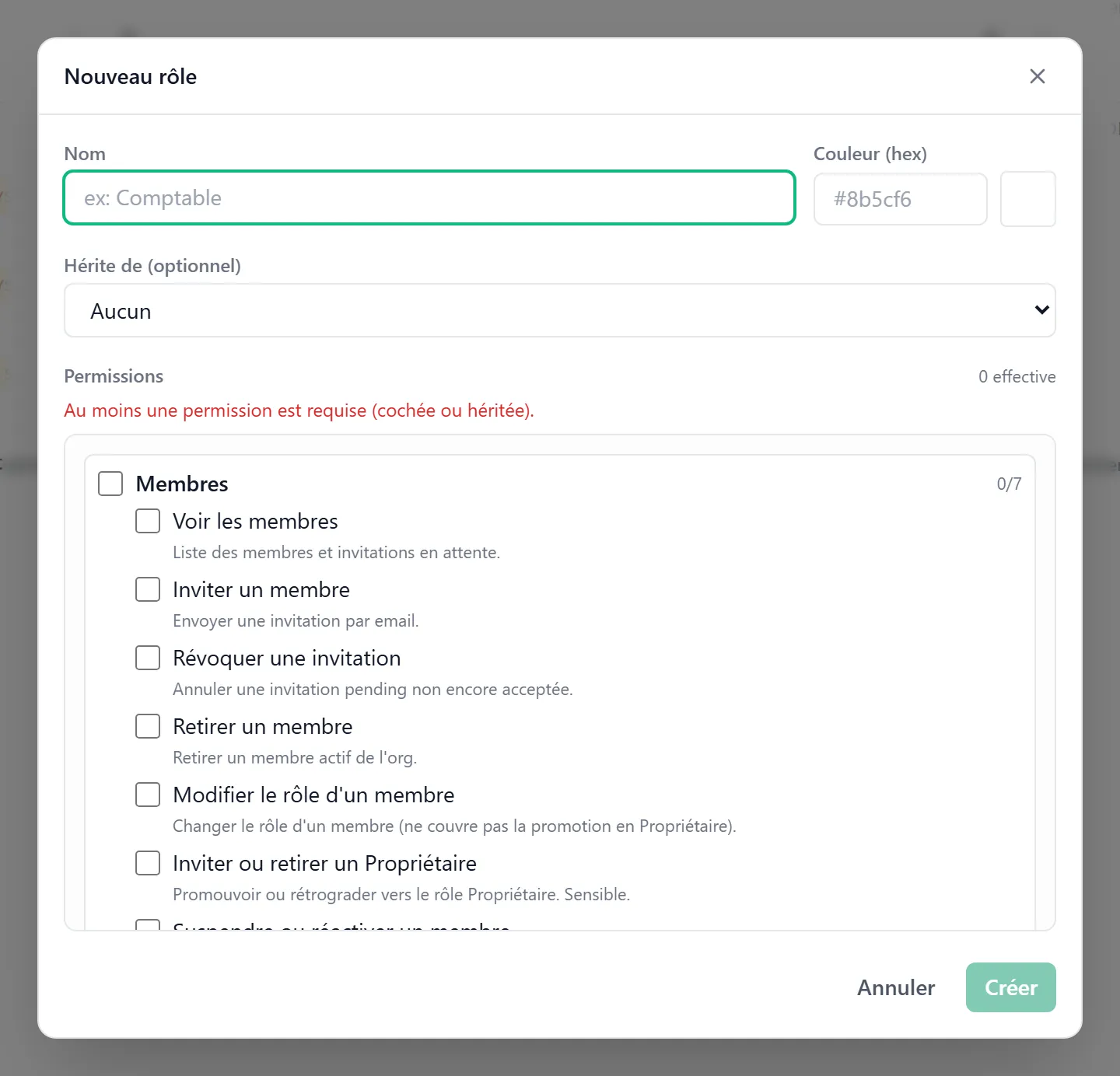 Modale « Créer un rôle » dans l'admin Cumulus — champs Nom + sélecteur de couleur, sélecteur « Hérite de » (rôle parent optionnel), liste de cases à cocher pour les permissions (Membres : voir / inviter / suspendre…, Groupes : voir / gérer, Audit : voir, Contenu : accès tous projets…), case « Rôle par défaut » en bas, boutons Annuler / Créer