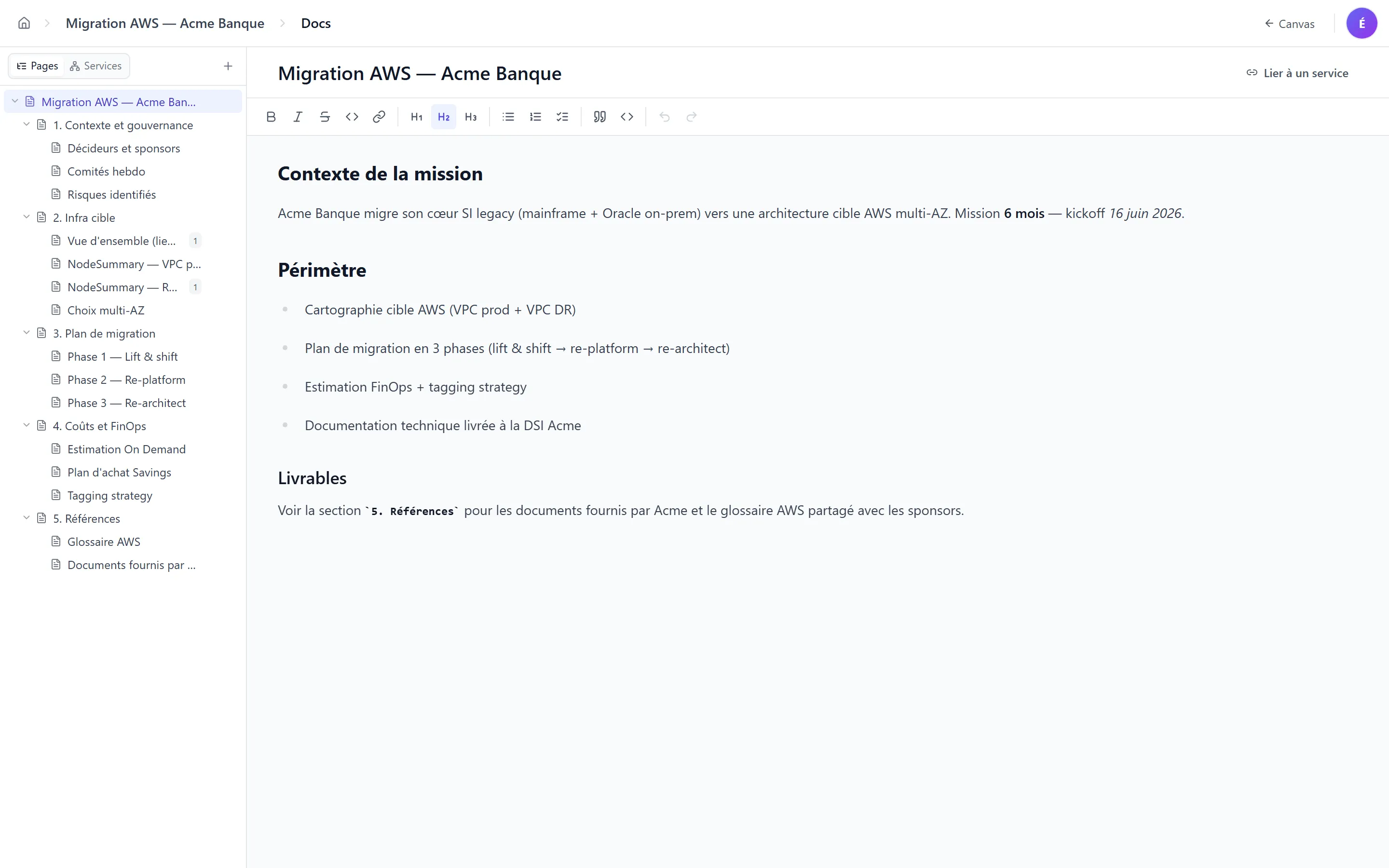 Éditeur Tiptap d'une page — barre d'outils fixée en haut (B / I / S / H1 / H2 / H3 / listes / code / lien / undo / redo), contenu rich-text avec titres de niveau 2 et 3, paragraphes avec gras et italique, listes à puces, bloc de code inline